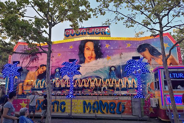 77779193永利官网照明的娱光灯用在西班牙游乐装备展示